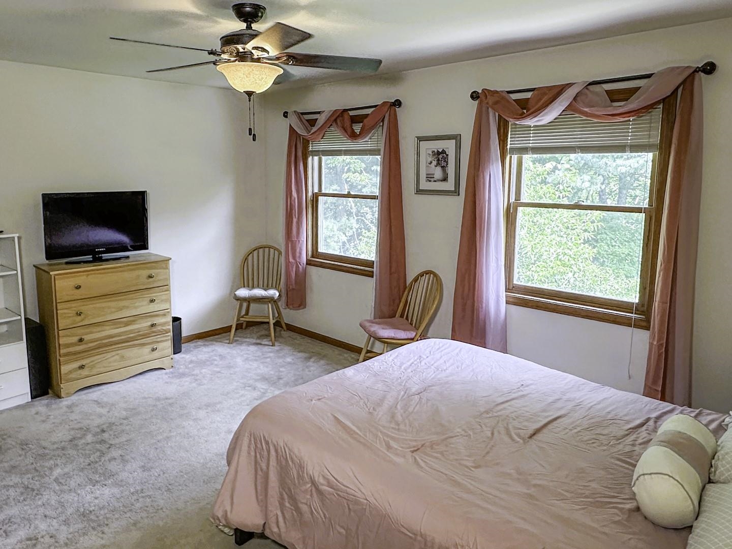 Colchester, Vermont 05446, United States, 4 Bedrooms Bedrooms, ,3 BathroomsBathrooms,Residential,Active,160041