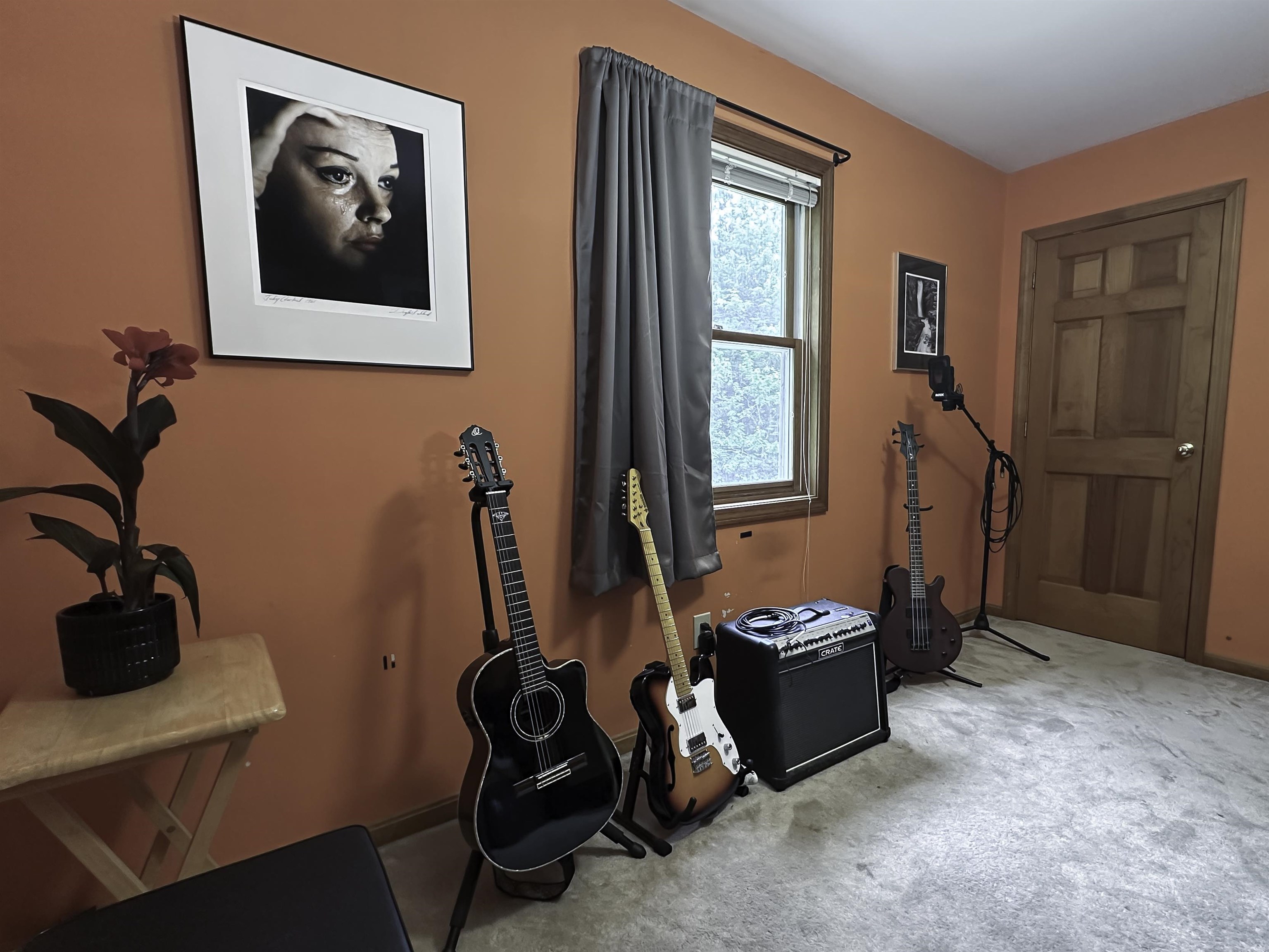 Colchester, Vermont 05446, United States, 4 Bedrooms Bedrooms, ,3 BathroomsBathrooms,Residential,Active,160041