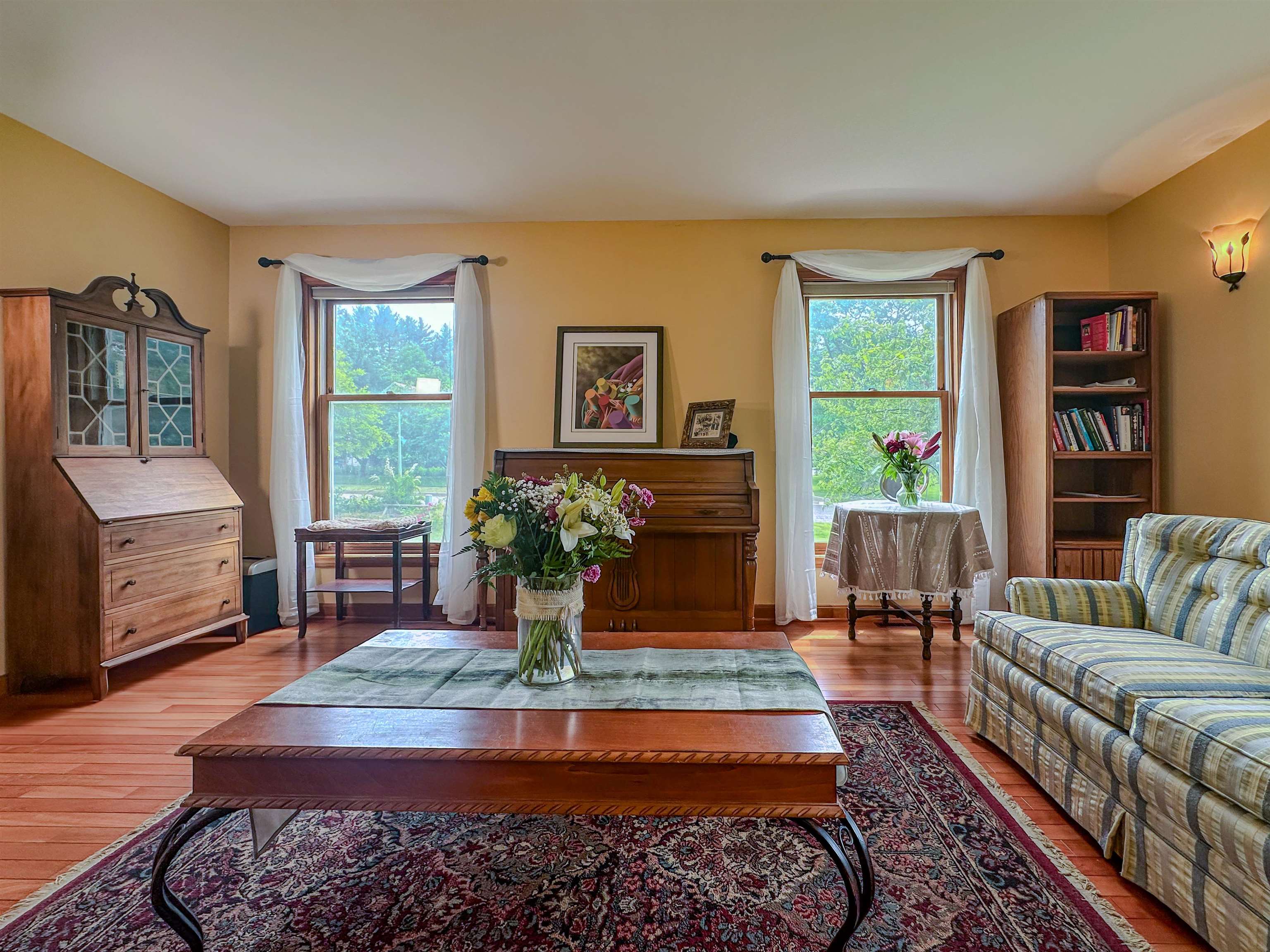 Colchester, Vermont 05446, United States, 4 Bedrooms Bedrooms, ,3 BathroomsBathrooms,Residential,Active,160041