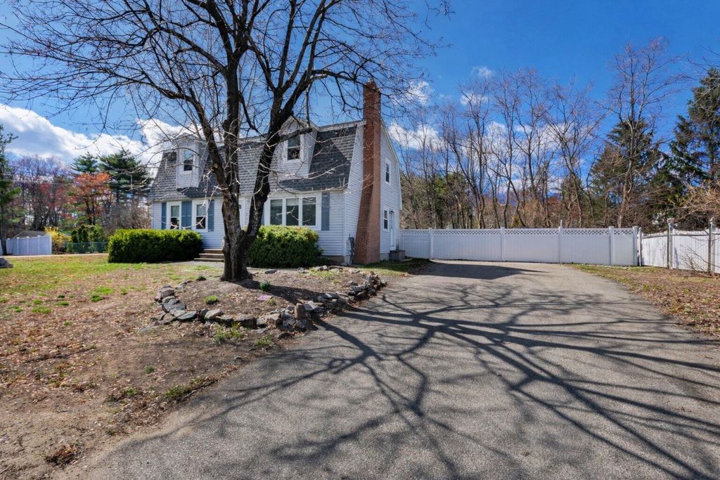 Photo of 2 Forge Drive, Nashua, NH 03060 (MLS # 5083660)