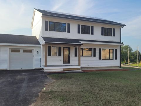 Photo of 11 Windsor Lane #B, Hudson, NH 03051 (MLS # 5034703)