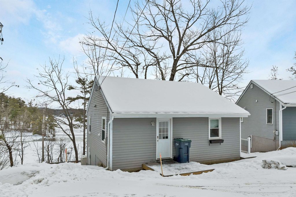 Photo of 6 Winnisquam Shore, Tilton, NH 03276 (MLS # 5073101)