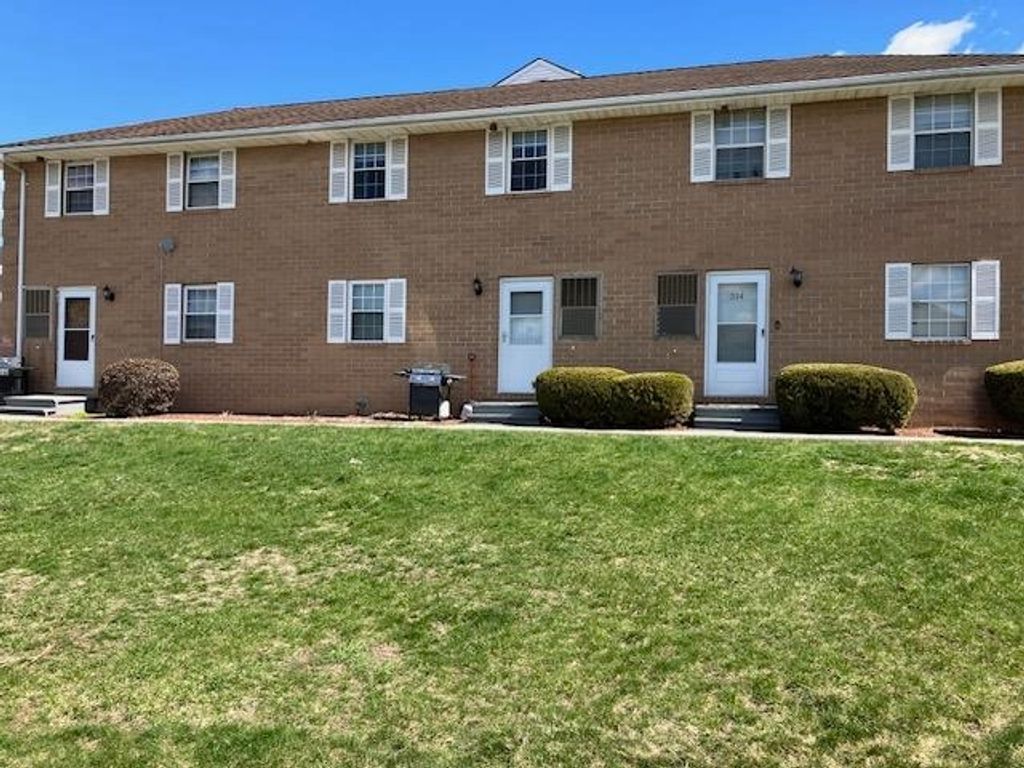 Photo of 315 Elmwood Road #315, Hudson, NH 03051 (MLS # 5083192)