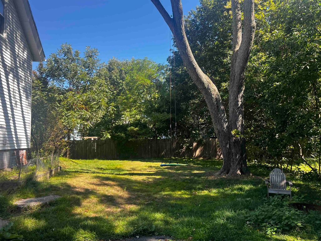 Photo of 29 Hall Place, Exeter, NH 03833 (MLS # 5058365)