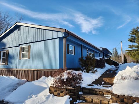 1 Regina Avenue Raymond NH 03077