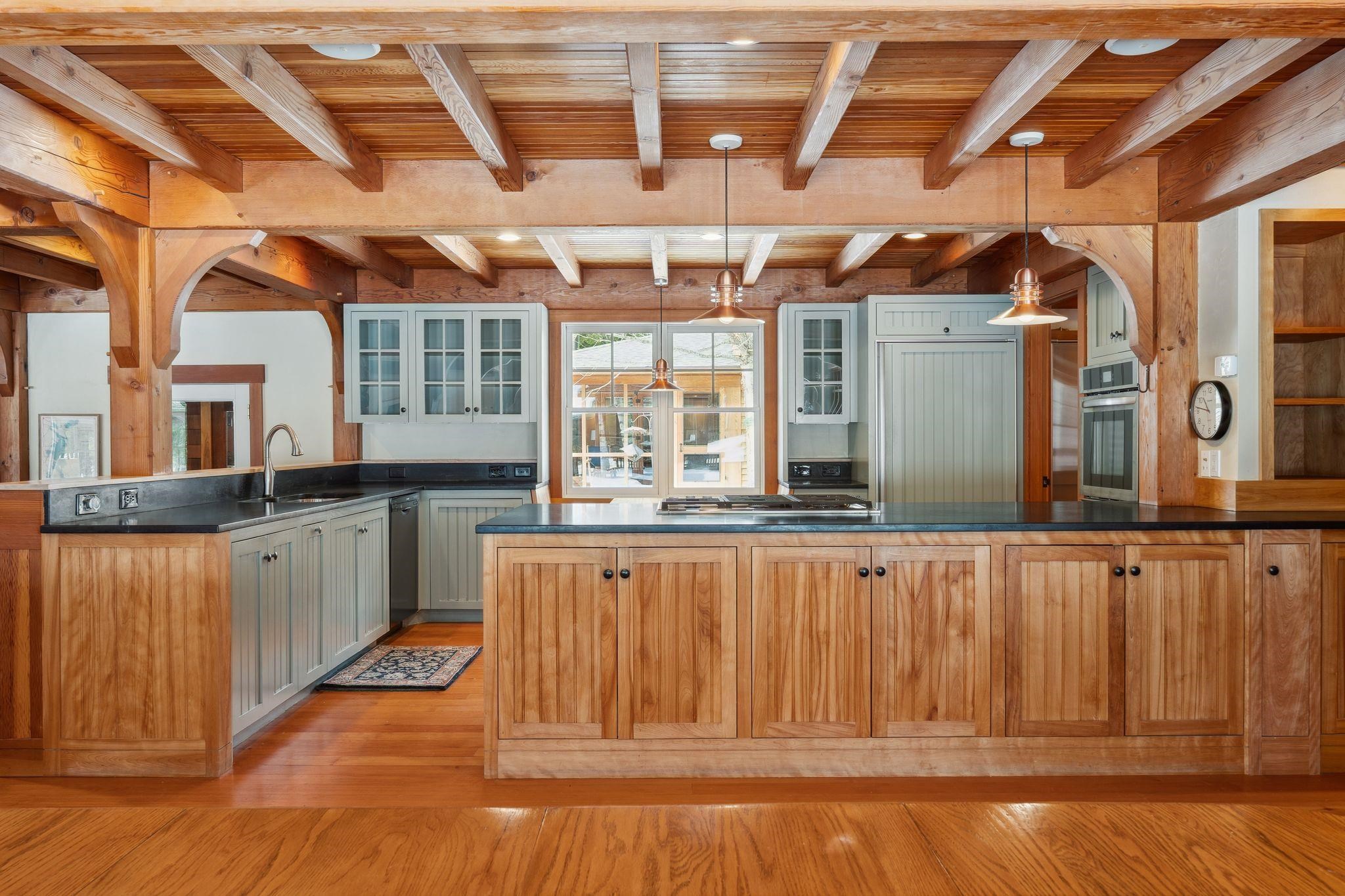 Sunapee, New Hampshire 03782, United States, 4 Bedrooms Bedrooms, ,4 BathroomsBathrooms,Residential,Active,91699