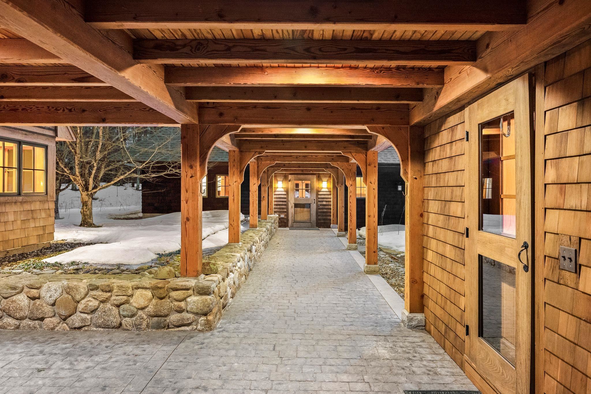 Sunapee, New Hampshire 03782, United States, 4 Bedrooms Bedrooms, ,4 BathroomsBathrooms,Residential,Active,91699