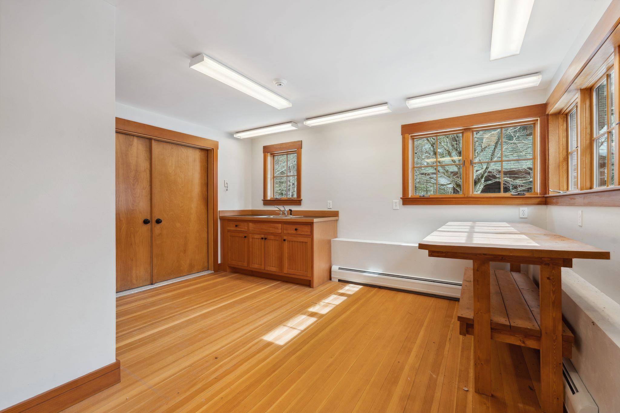 Sunapee, New Hampshire 03782, United States, 4 Bedrooms Bedrooms, ,4 BathroomsBathrooms,Residential,Active,91699