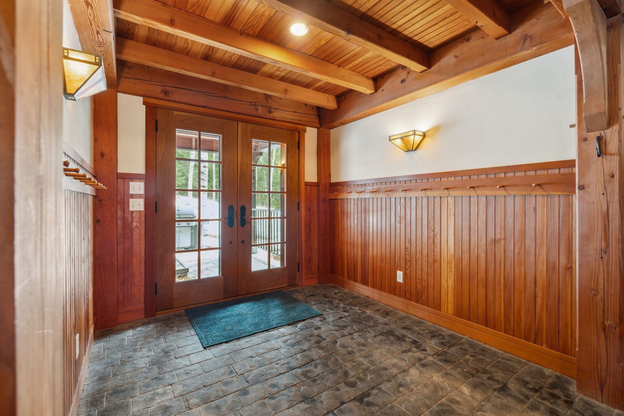 Sunapee, New Hampshire 03782, United States, 4 Bedrooms Bedrooms, ,4 BathroomsBathrooms,Residential,Active,91699