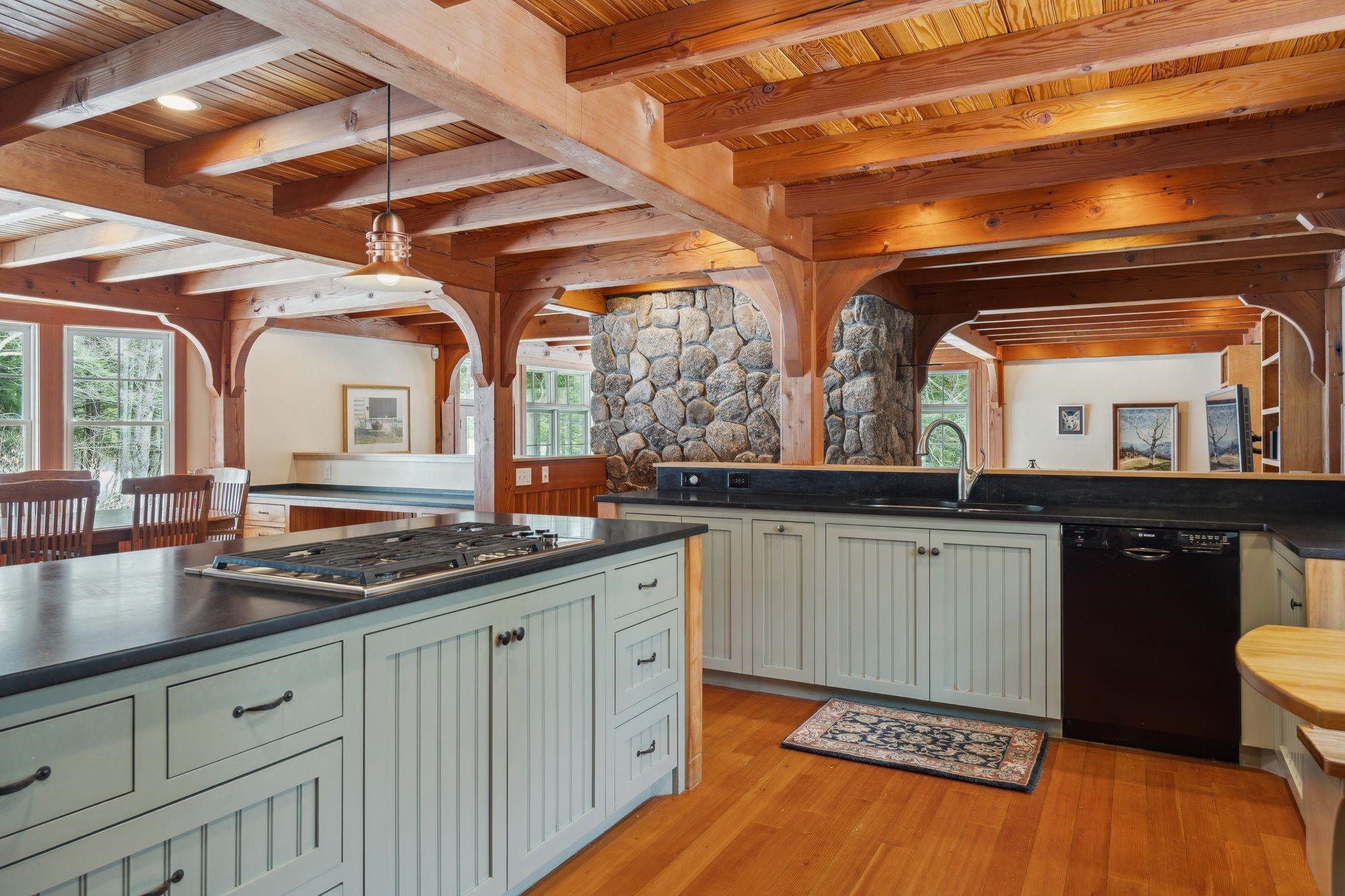 Sunapee, New Hampshire 03782, United States, 4 Bedrooms Bedrooms, ,4 BathroomsBathrooms,Residential,Active,91699