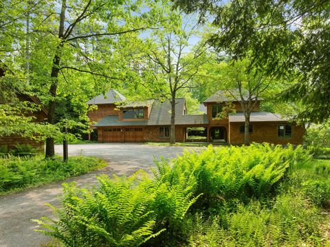 27 Burkehaven Lane Sunapee NH 03782