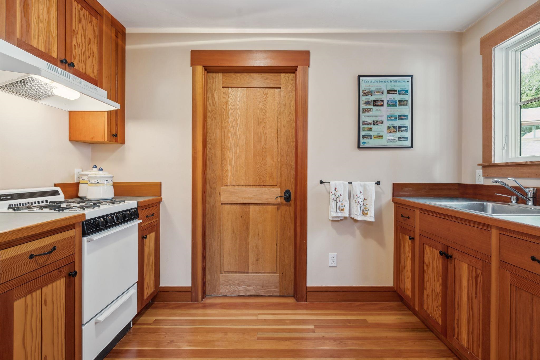 Sunapee, New Hampshire 03782, United States, 4 Bedrooms Bedrooms, ,4 BathroomsBathrooms,Residential,Active,91699