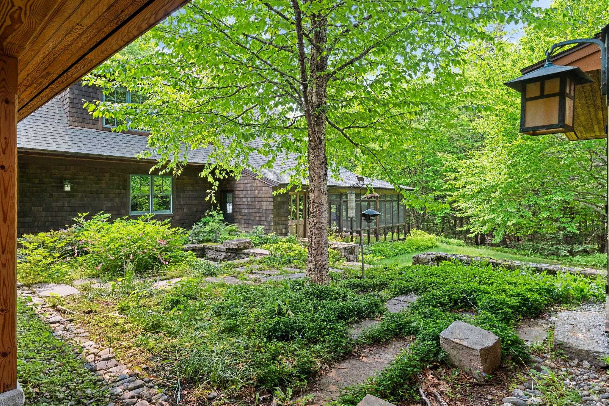 Sunapee, New Hampshire 03782, United States, 4 Bedrooms Bedrooms, ,4 BathroomsBathrooms,Residential,Active,91699