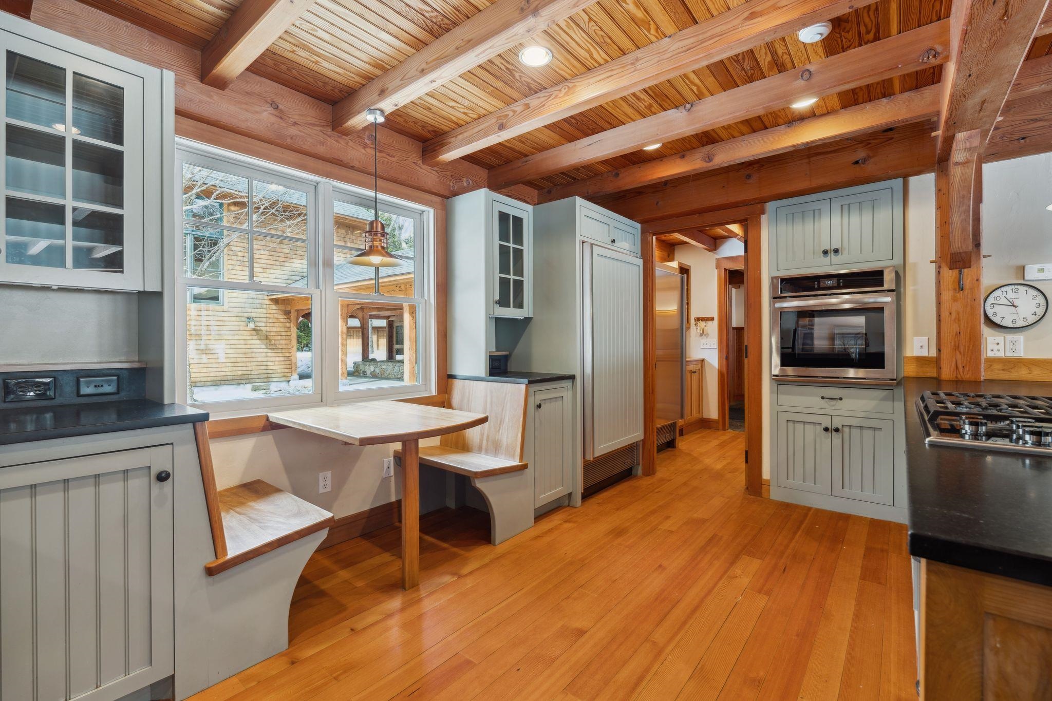 Sunapee, New Hampshire 03782, United States, 4 Bedrooms Bedrooms, ,4 BathroomsBathrooms,Residential,Active,91699