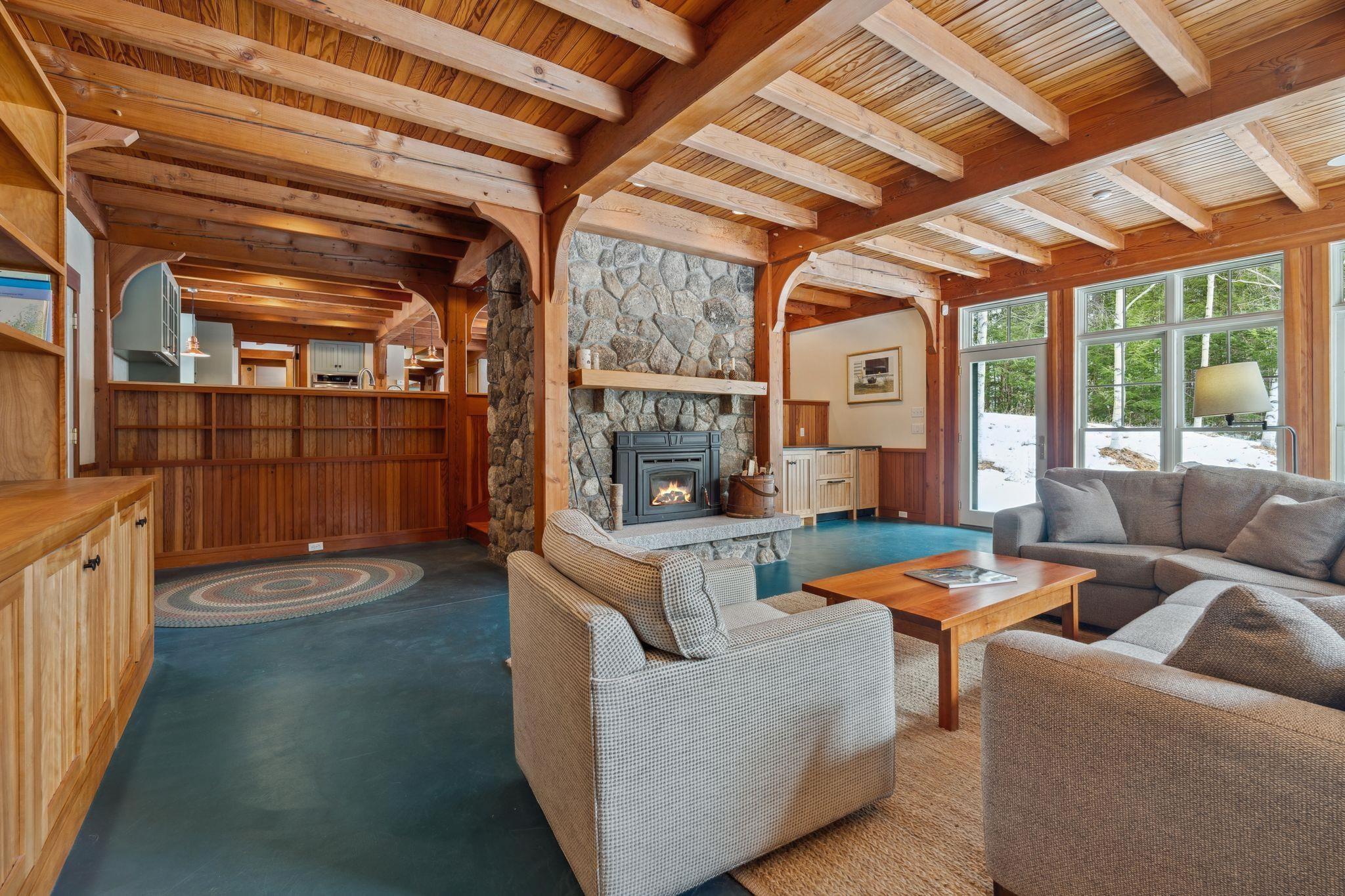 Sunapee, New Hampshire 03782, United States, 4 Bedrooms Bedrooms, ,4 BathroomsBathrooms,Residential,Active,91699