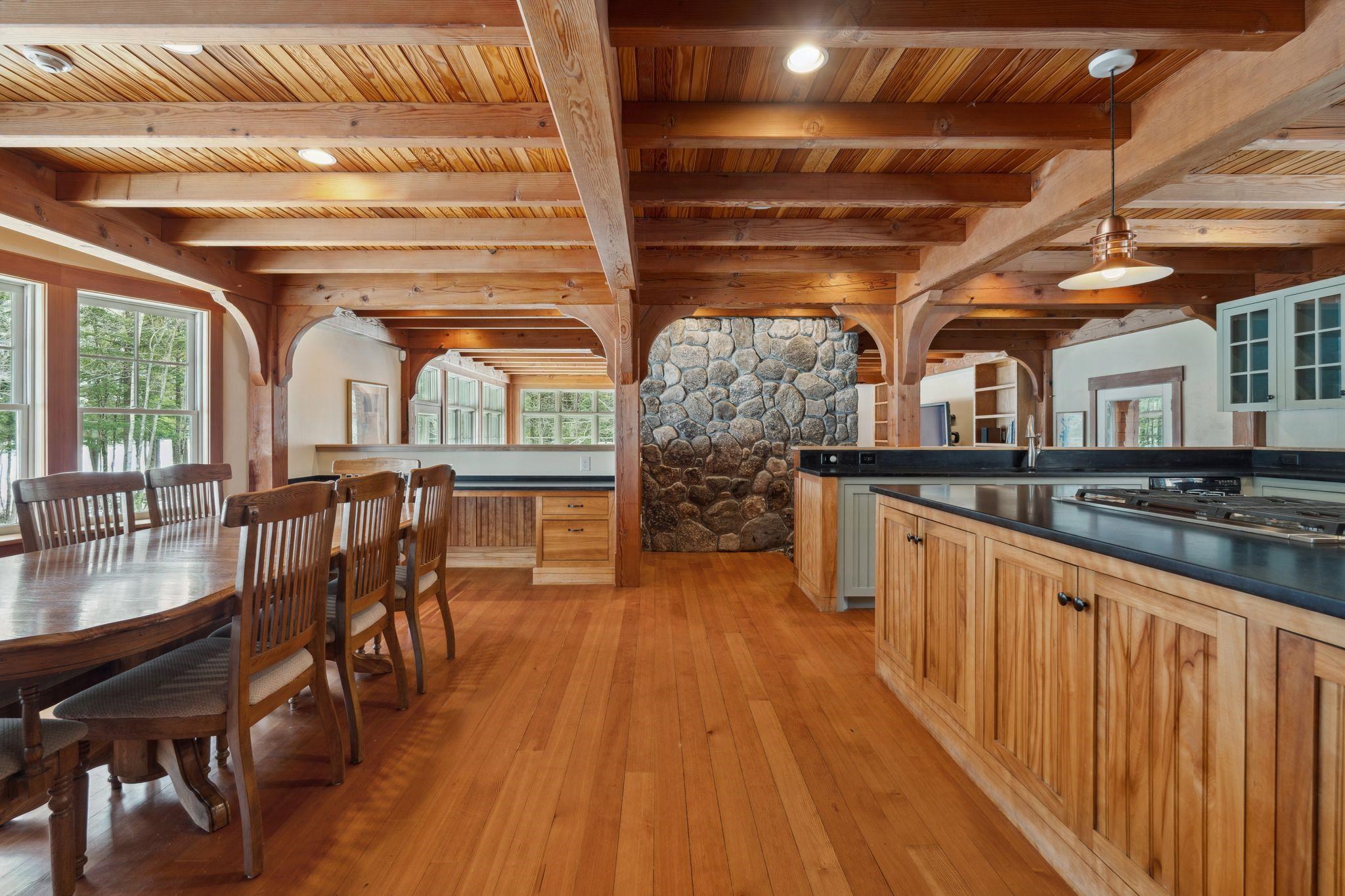 Sunapee, New Hampshire 03782, United States, 4 Bedrooms Bedrooms, ,4 BathroomsBathrooms,Residential,Active,91699