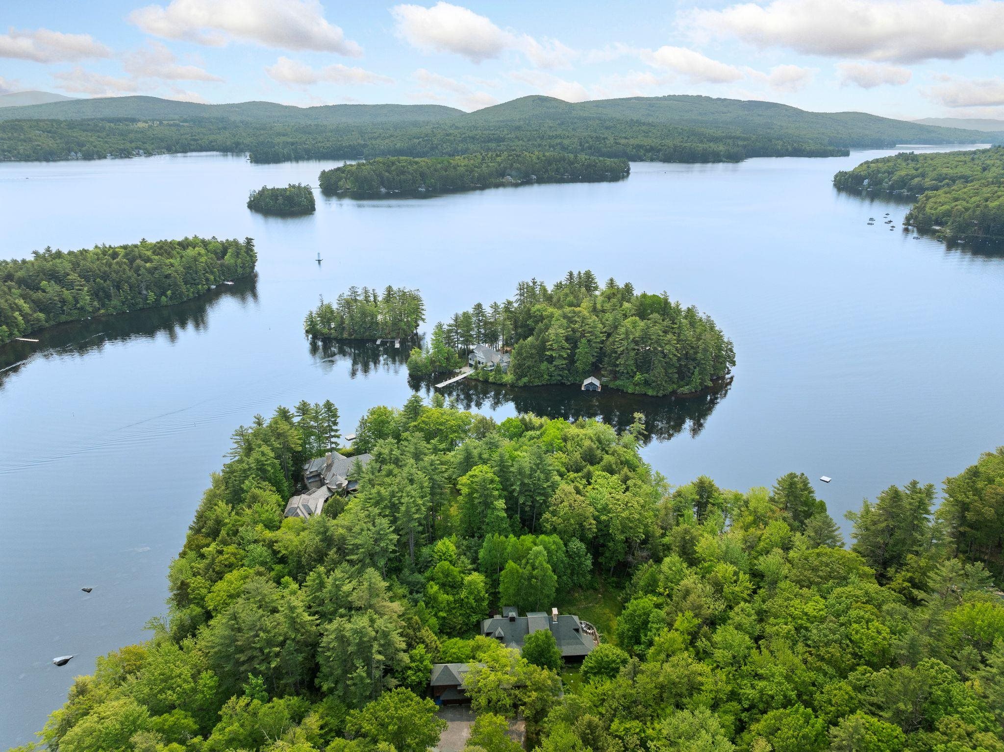 Sunapee, New Hampshire 03782, United States, 4 Bedrooms Bedrooms, ,4 BathroomsBathrooms,Residential,Active,91699