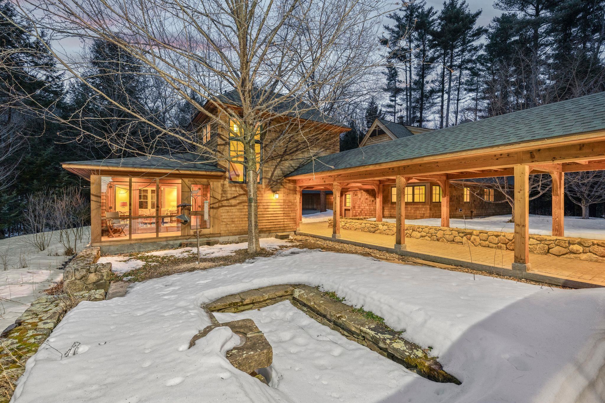 Sunapee, New Hampshire 03782, United States, 4 Bedrooms Bedrooms, ,4 BathroomsBathrooms,Residential,Active,91699