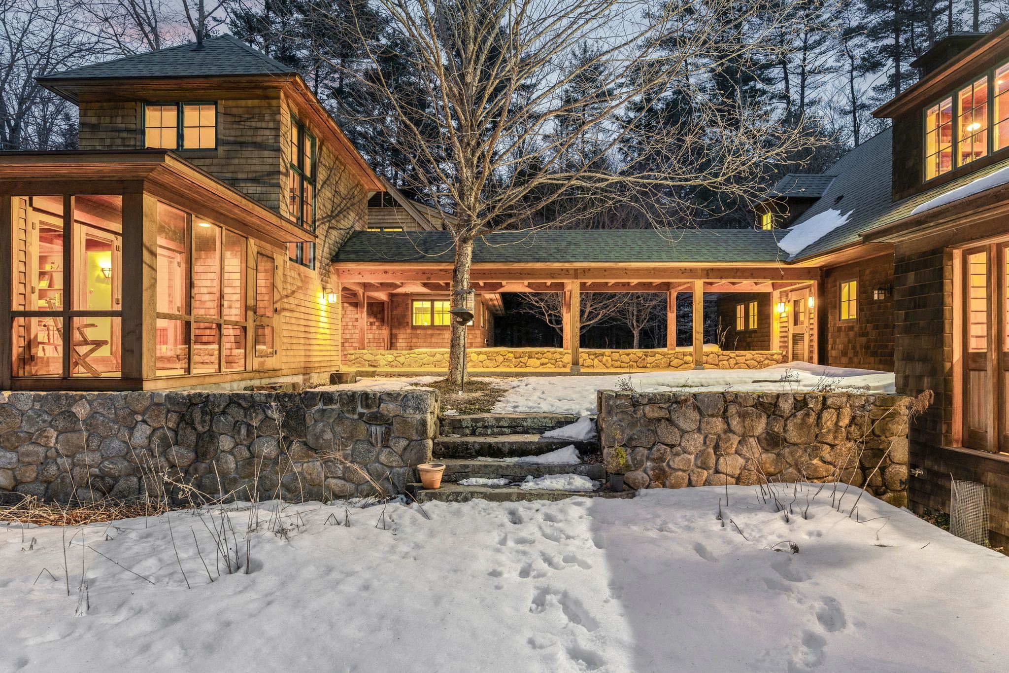 Sunapee, New Hampshire 03782, United States, 4 Bedrooms Bedrooms, ,4 BathroomsBathrooms,Residential,Active,91699