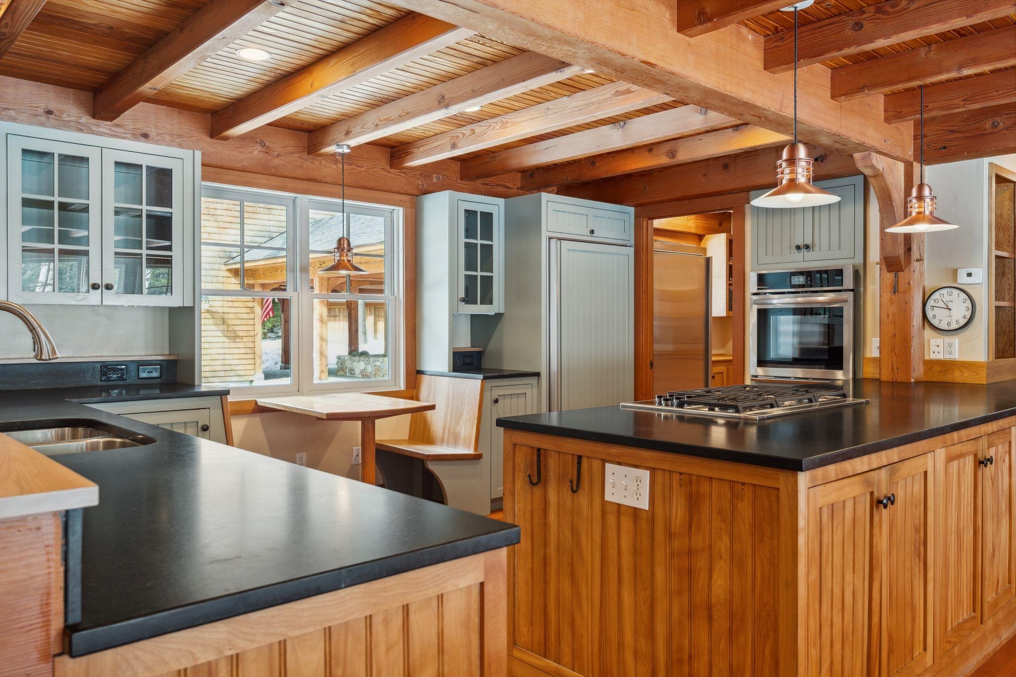 Sunapee, New Hampshire 03782, United States, 4 Bedrooms Bedrooms, ,4 BathroomsBathrooms,Residential,Active,91699