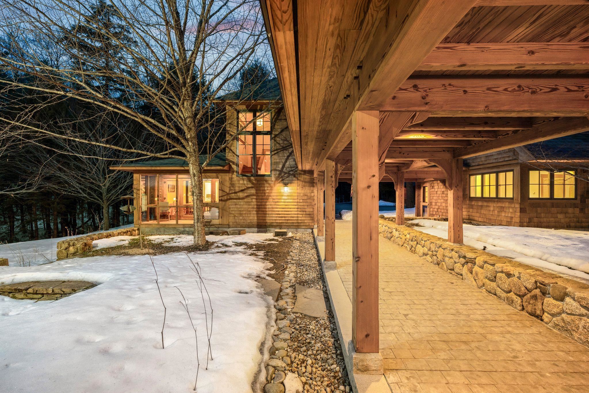 Sunapee, New Hampshire 03782, United States, 4 Bedrooms Bedrooms, ,4 BathroomsBathrooms,Residential,Active,91699