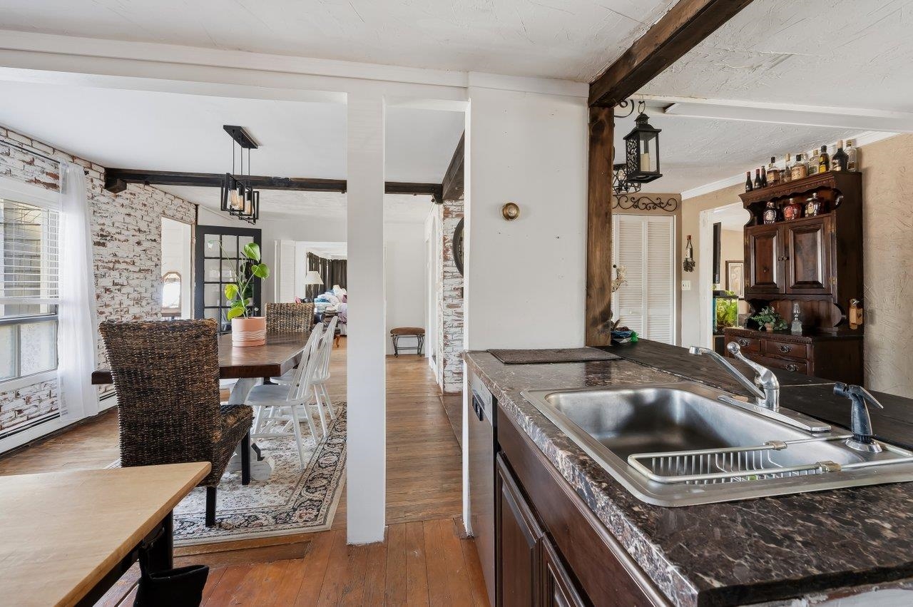 69 Chestnut Hill Road