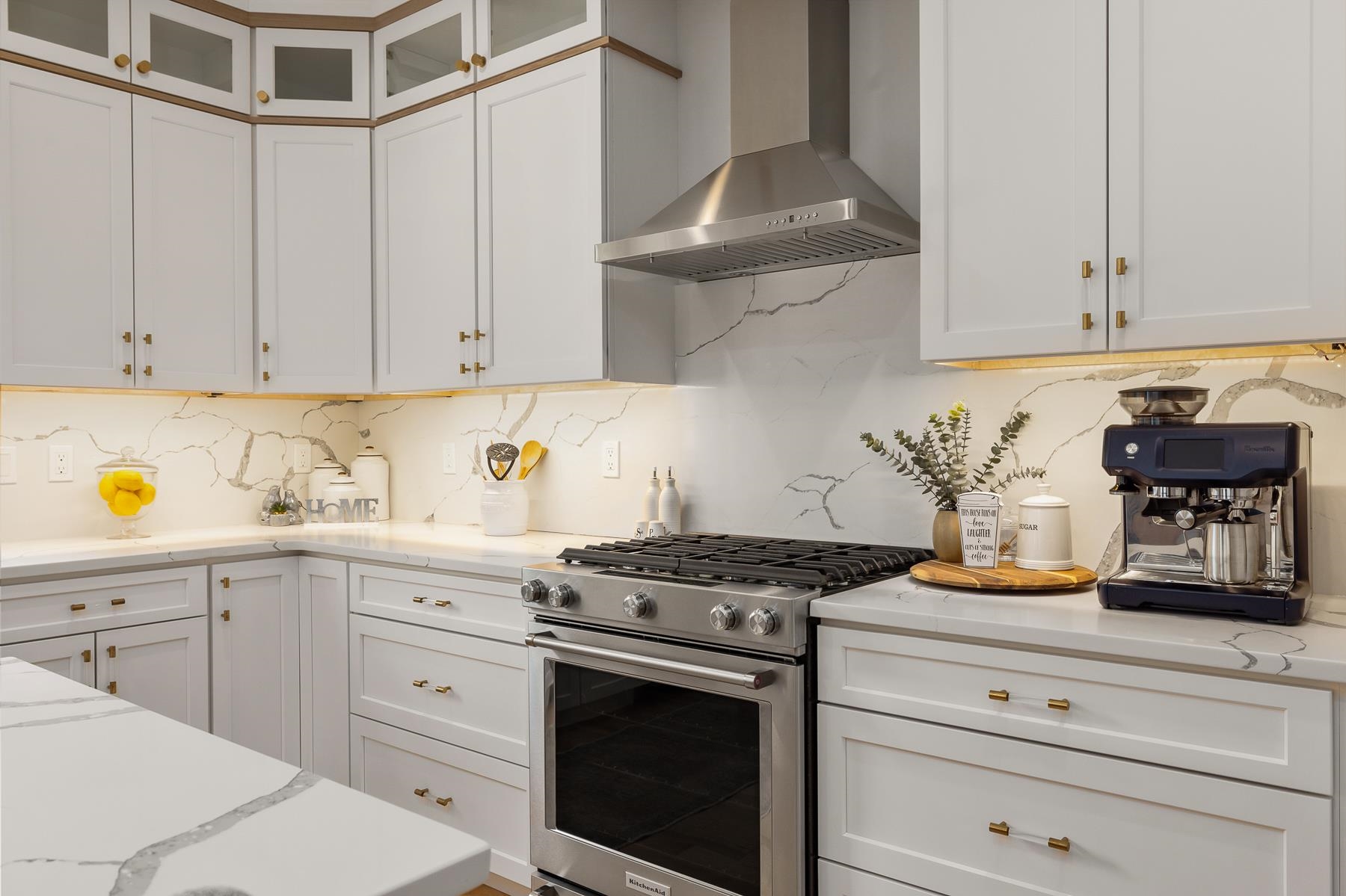 Portsmouth, New Hampshire 03801, United States, 4 Bedrooms Bedrooms, ,3 BathroomsBathrooms,Residential,Active,168743