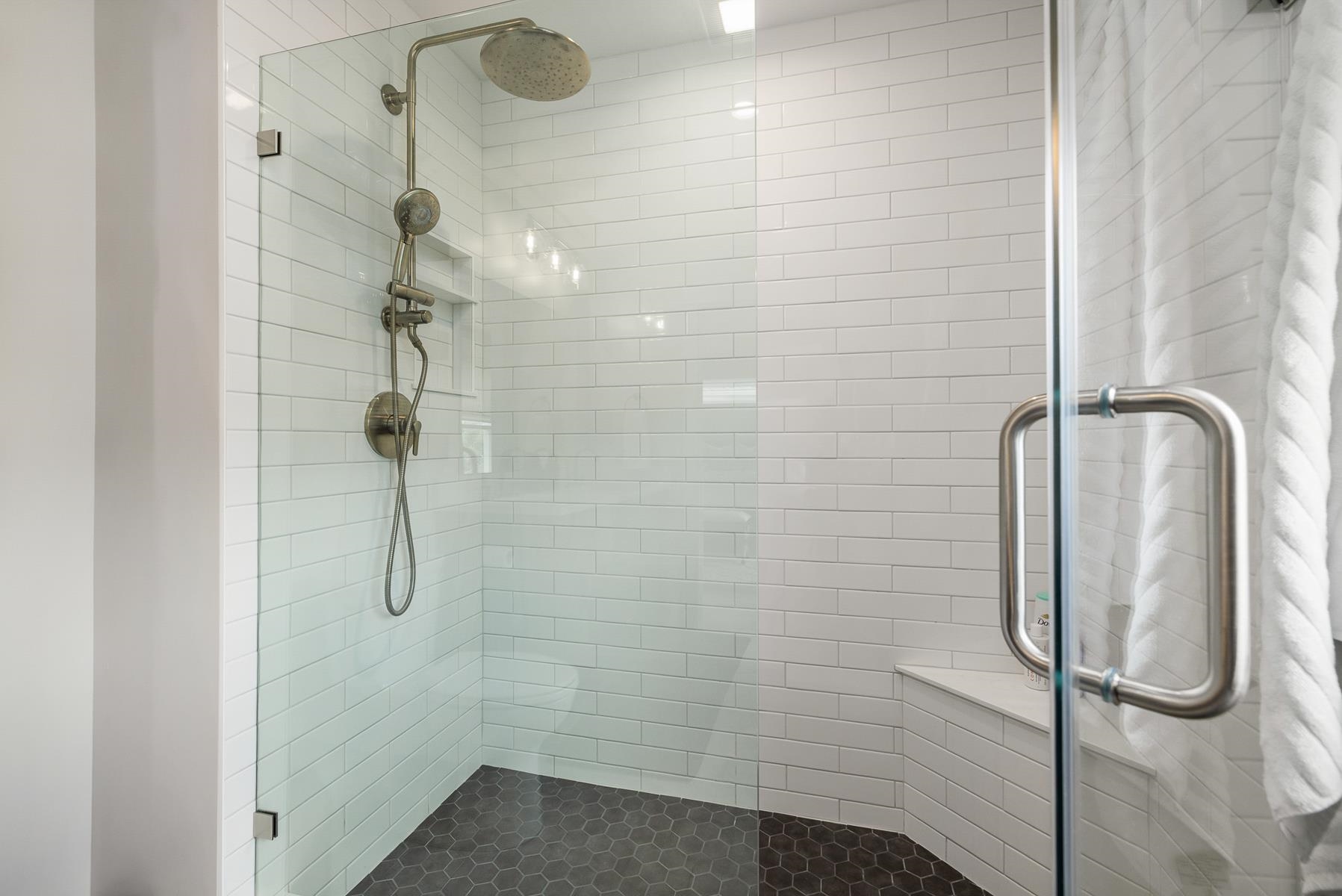 Portsmouth, New Hampshire 03801, United States, 4 Bedrooms Bedrooms, ,3 BathroomsBathrooms,Residential,Active,168743