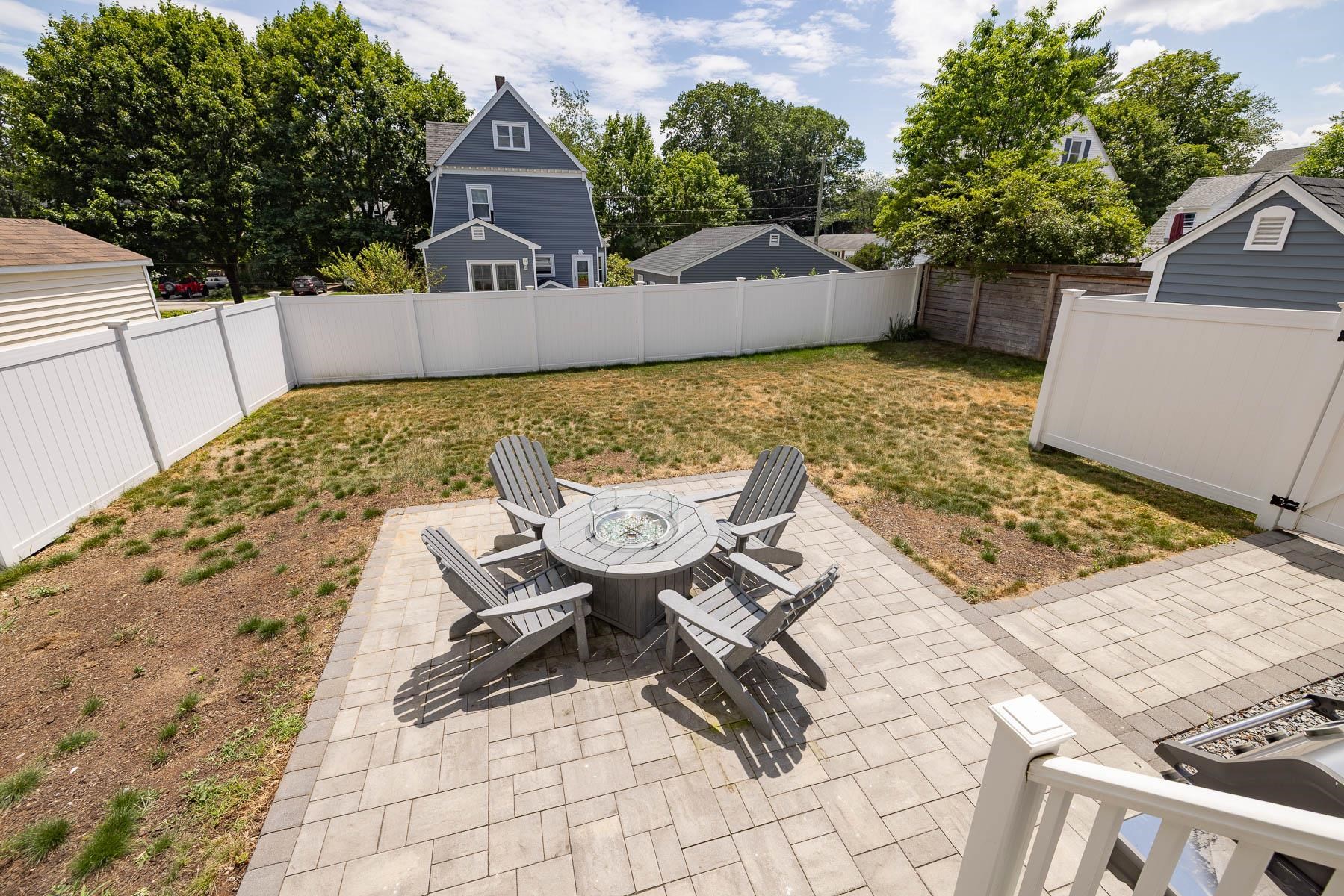 Portsmouth, New Hampshire 03801, United States, 4 Bedrooms Bedrooms, ,3 BathroomsBathrooms,Residential,Active,168743