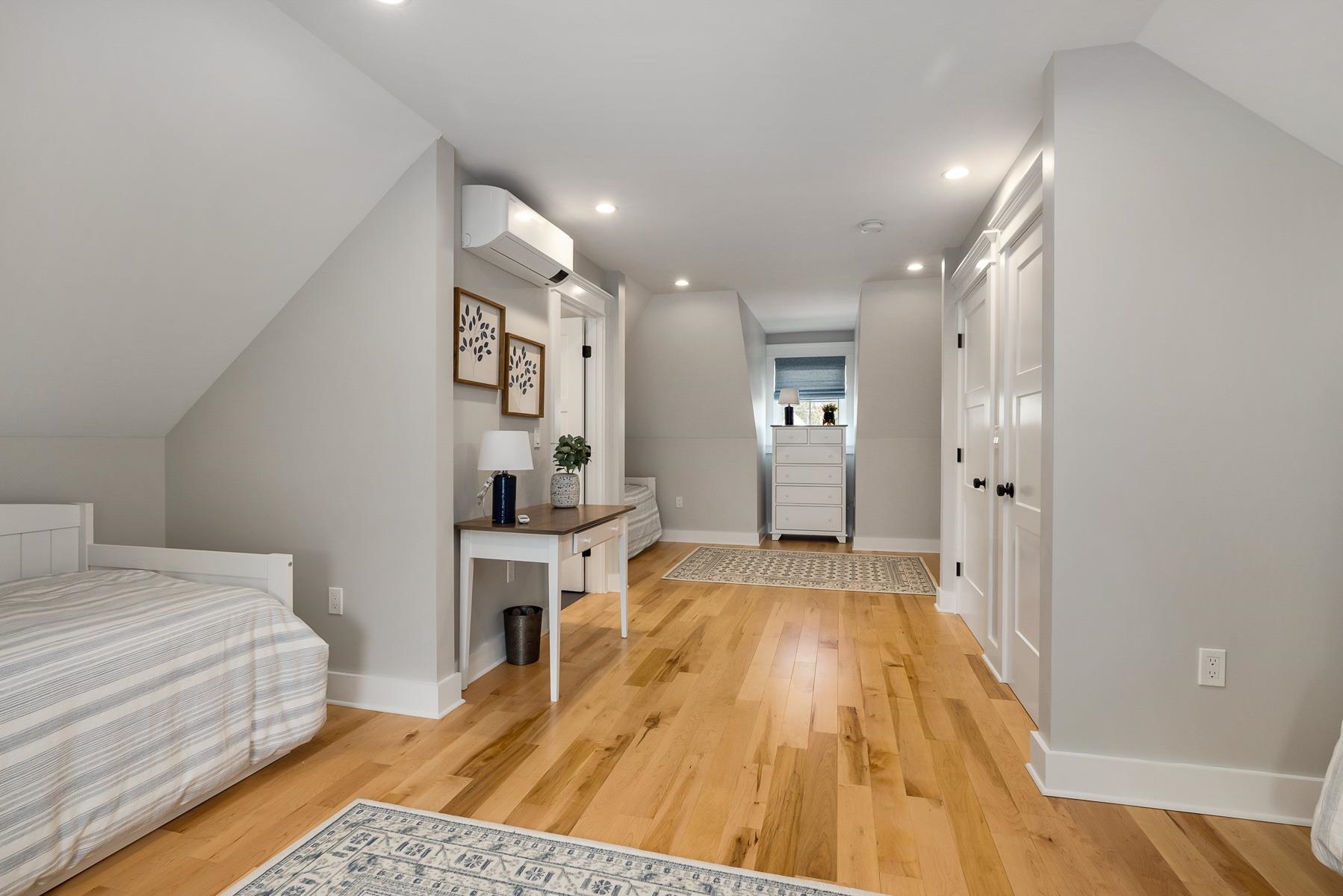 Portsmouth, New Hampshire 03801, United States, 4 Bedrooms Bedrooms, ,3 BathroomsBathrooms,Residential,Active,168743