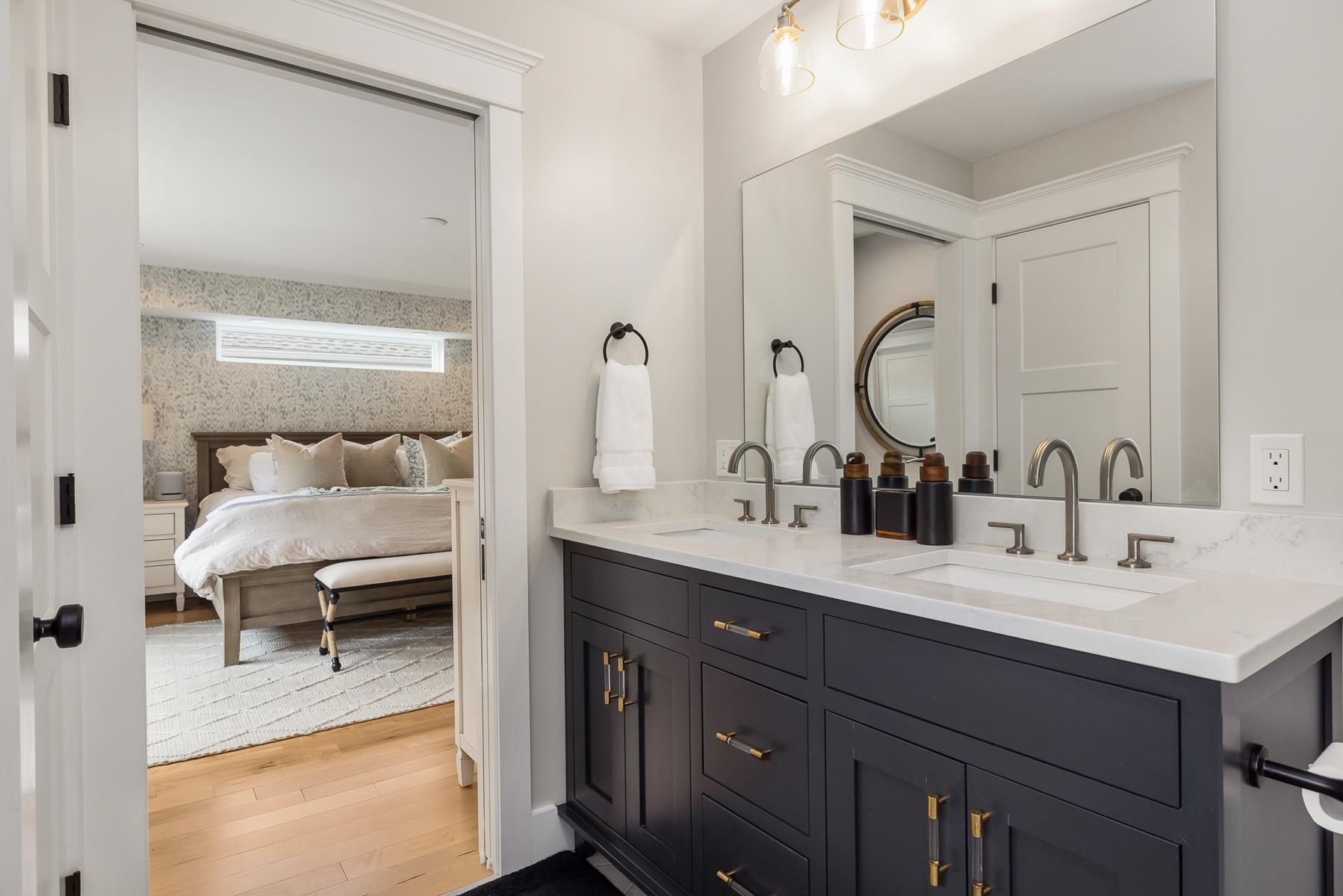 Portsmouth, New Hampshire 03801, United States, 4 Bedrooms Bedrooms, ,3 BathroomsBathrooms,Residential,Active,168743