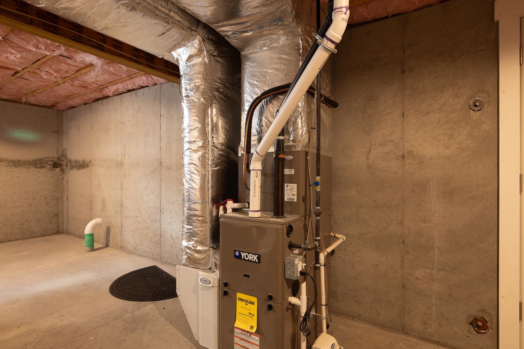 Portsmouth, New Hampshire 03801, United States, 4 Bedrooms Bedrooms, ,3 BathroomsBathrooms,Residential,Active,168743