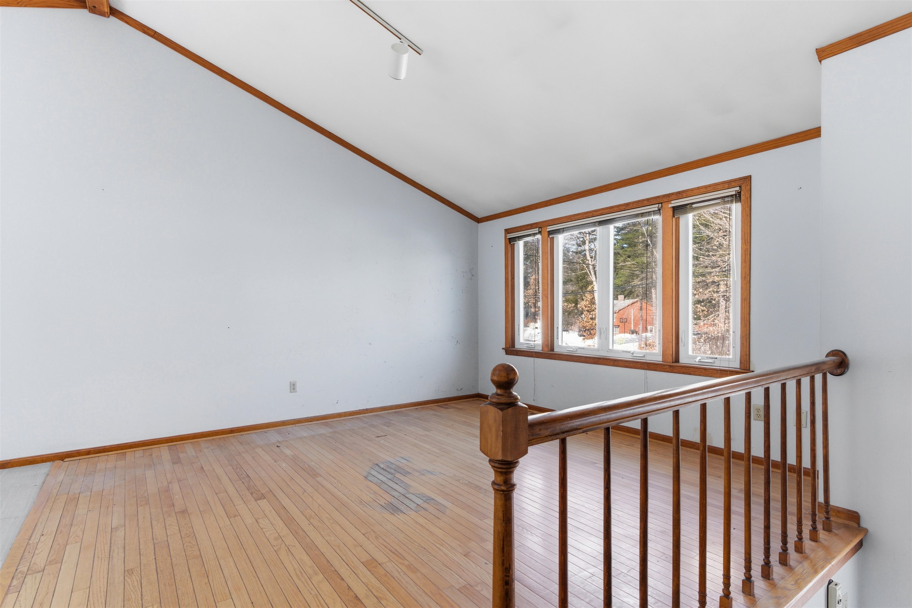 27 W Chamberlain Road