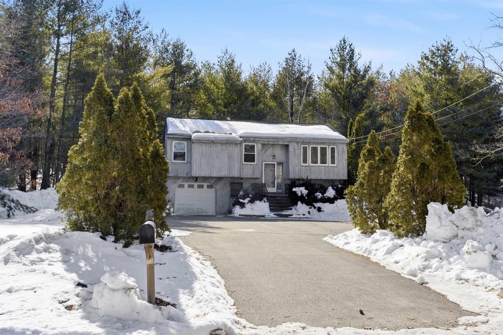 Photo of 27 W Chamberlain Road, Merrimack, NH 03054 (MLS # 5077668)