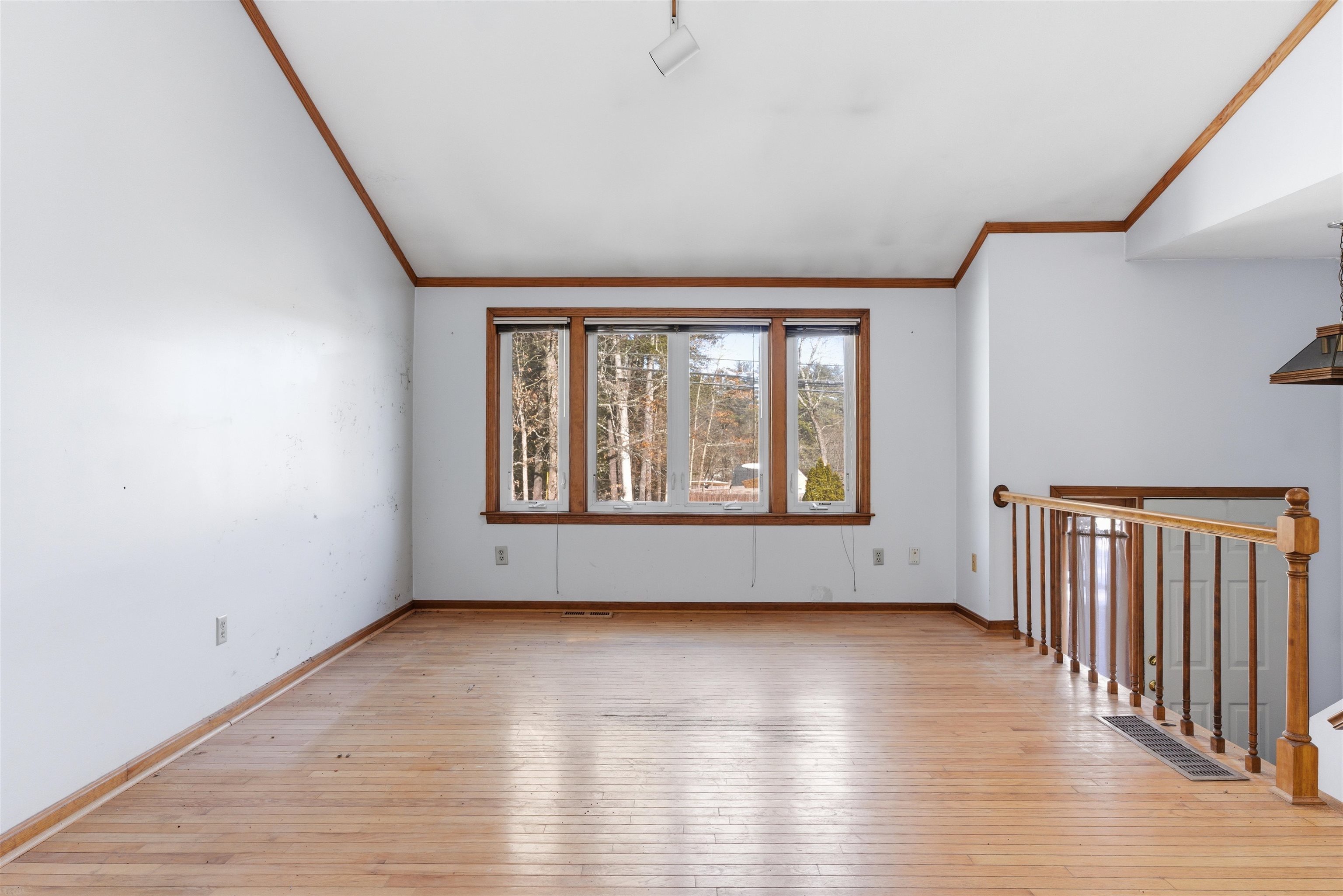 27 W Chamberlain Road