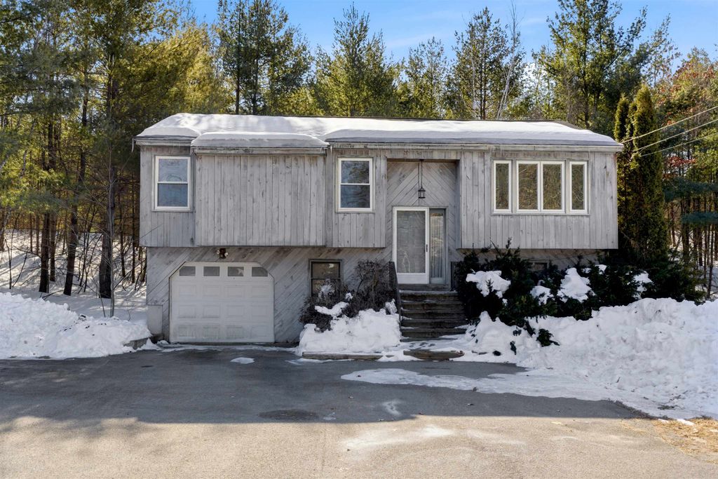 Photo of 27 W Chamberlain Road, Merrimack, NH 03054 (MLS # 5077668)