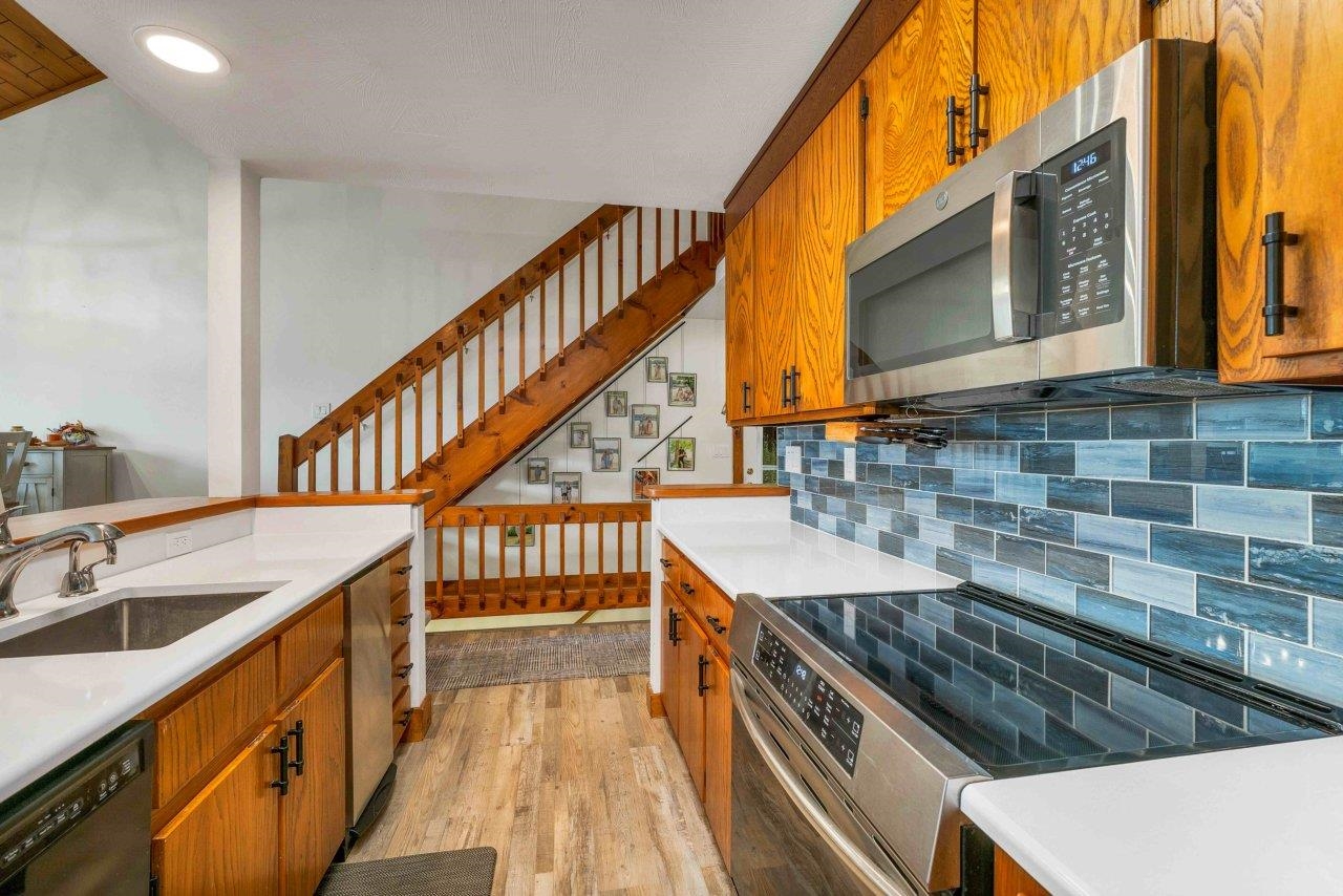 1 Barbers Pole Road 2