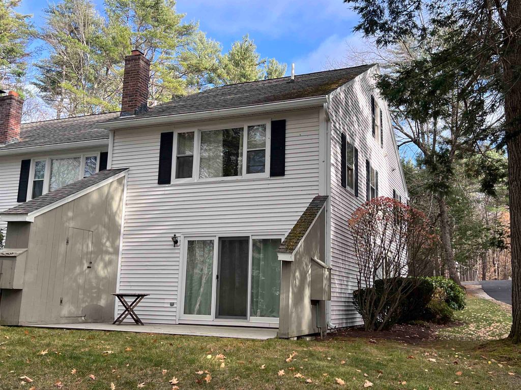 Photo of 33 Harbor Way #29, Wolfeboro, NH 03894 (MLS # 5070095)