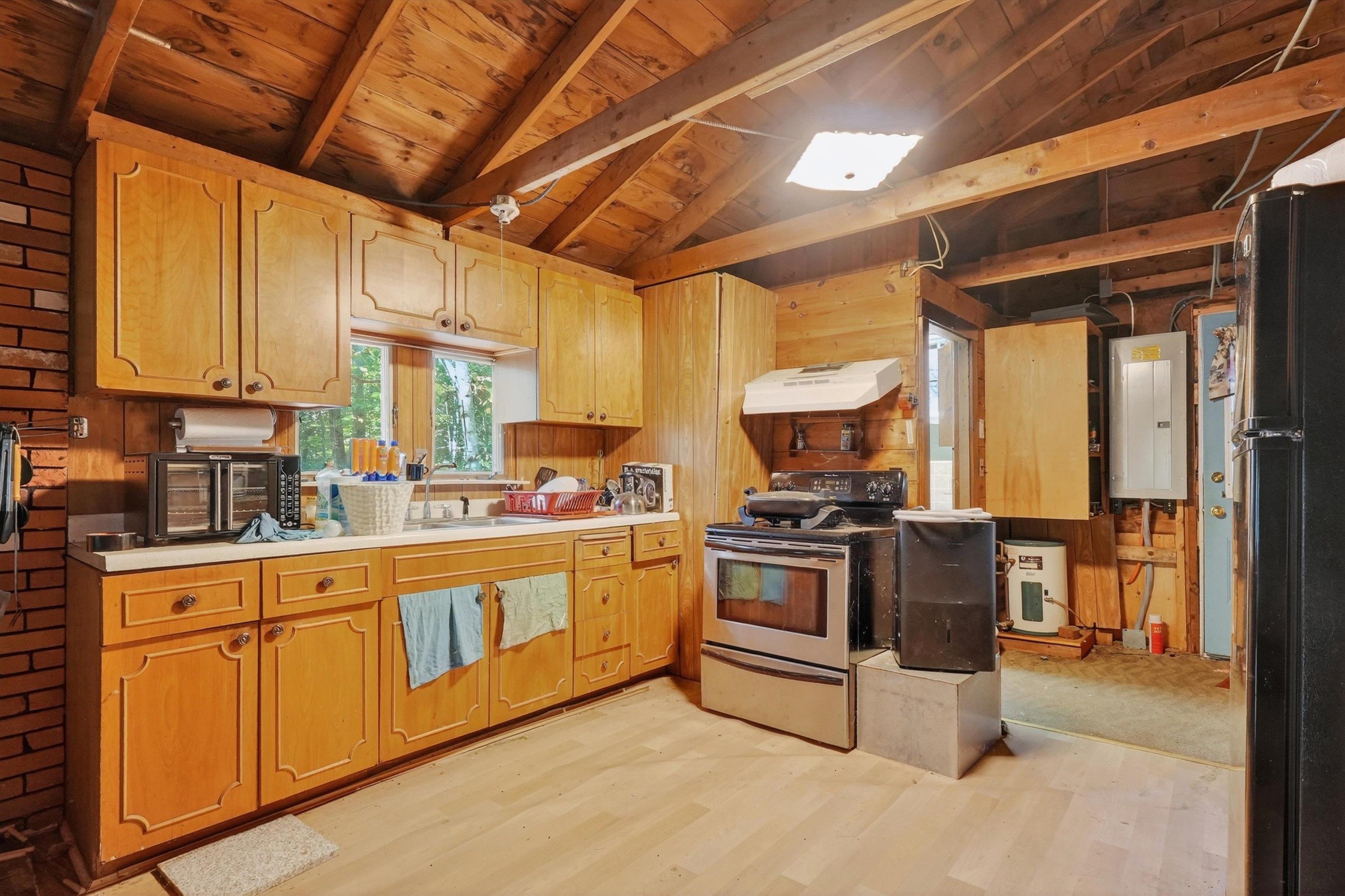 16 Sherwood Forest Drive