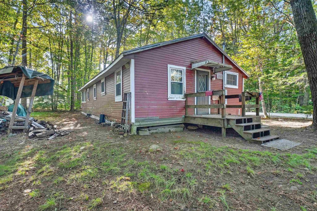 Photo of 16 Sherwood Forest Drive, Canterbury, NH 03224 (MLS # 5066766)