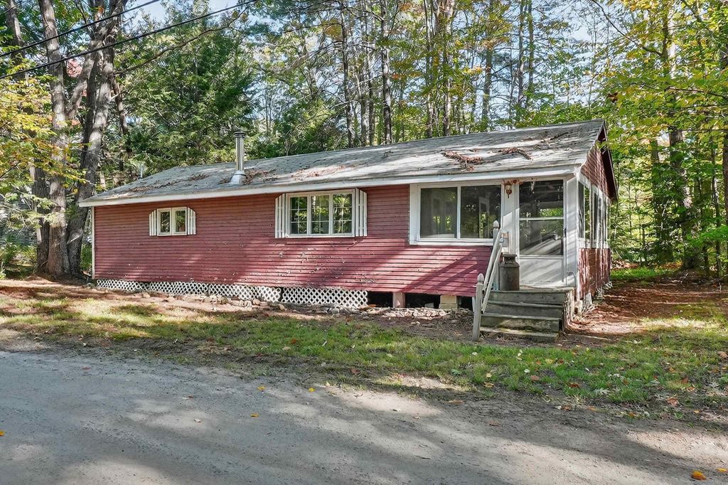 Photo of 16 Sherwood Forest Drive, Canterbury, NH 03224 (MLS # 5066766)