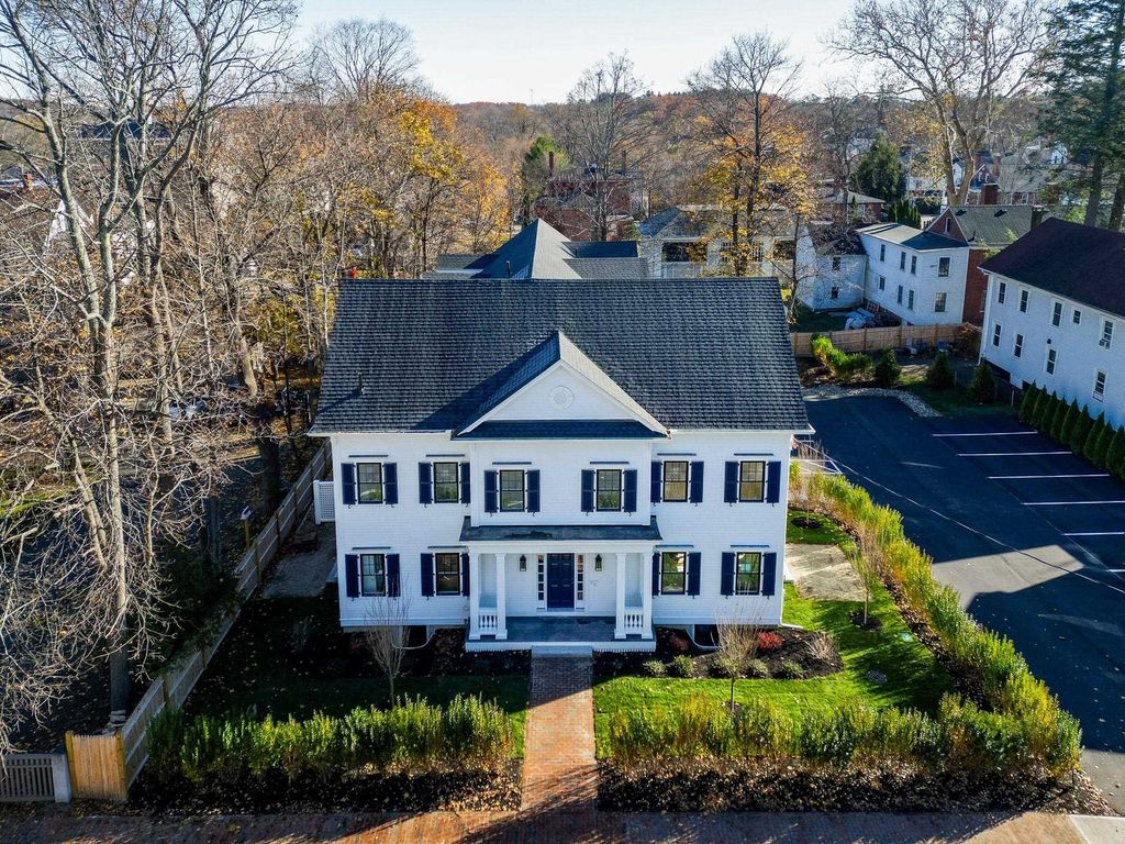 Photo of 136 Locust Street #103, Dover, NH 03820 (MLS # 5083646)