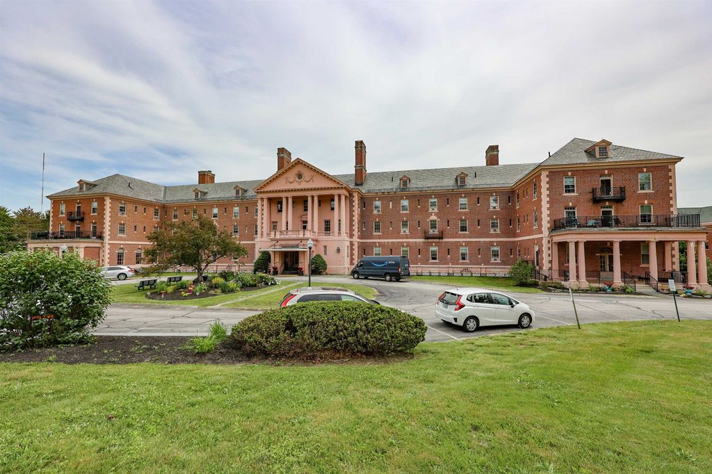 Photo of 227 Pleasant Street, Concord, NH 03301 (MLS # 4914677)