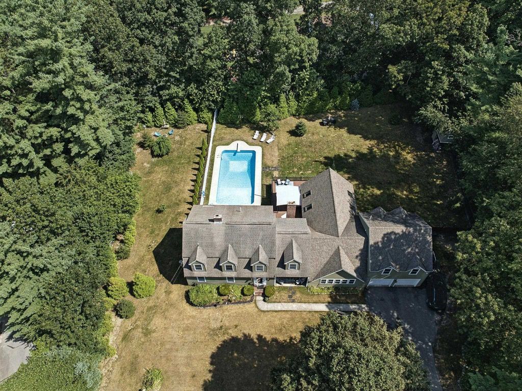 Photo of 207 Oak Ridge Road, Plaistow, NH 03865 (MLS # 5054022)