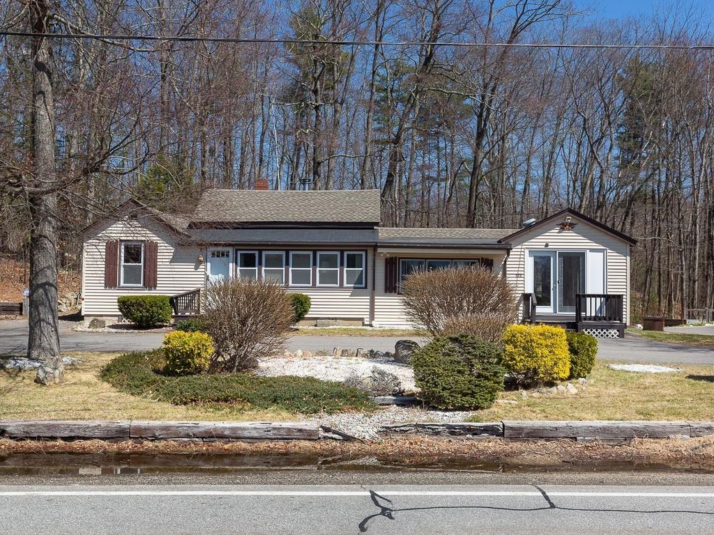 Photo of 122 Wash Pond Road, Hampstead, NH 03841 (MLS # 5082982)