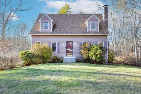 Photo of 41 Tewksbury Road, Hampstead, NH 03841 (MLS # 5071147)