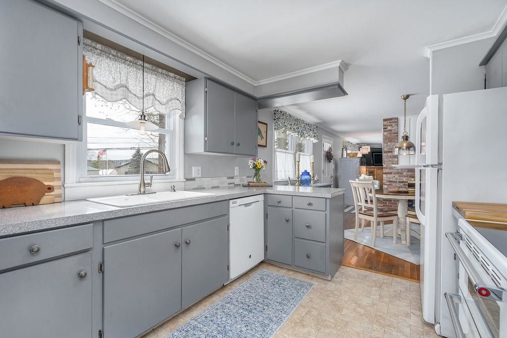 Photo of 1050 Dover Road, Epsom, NH 03234 (MLS # 5078250)