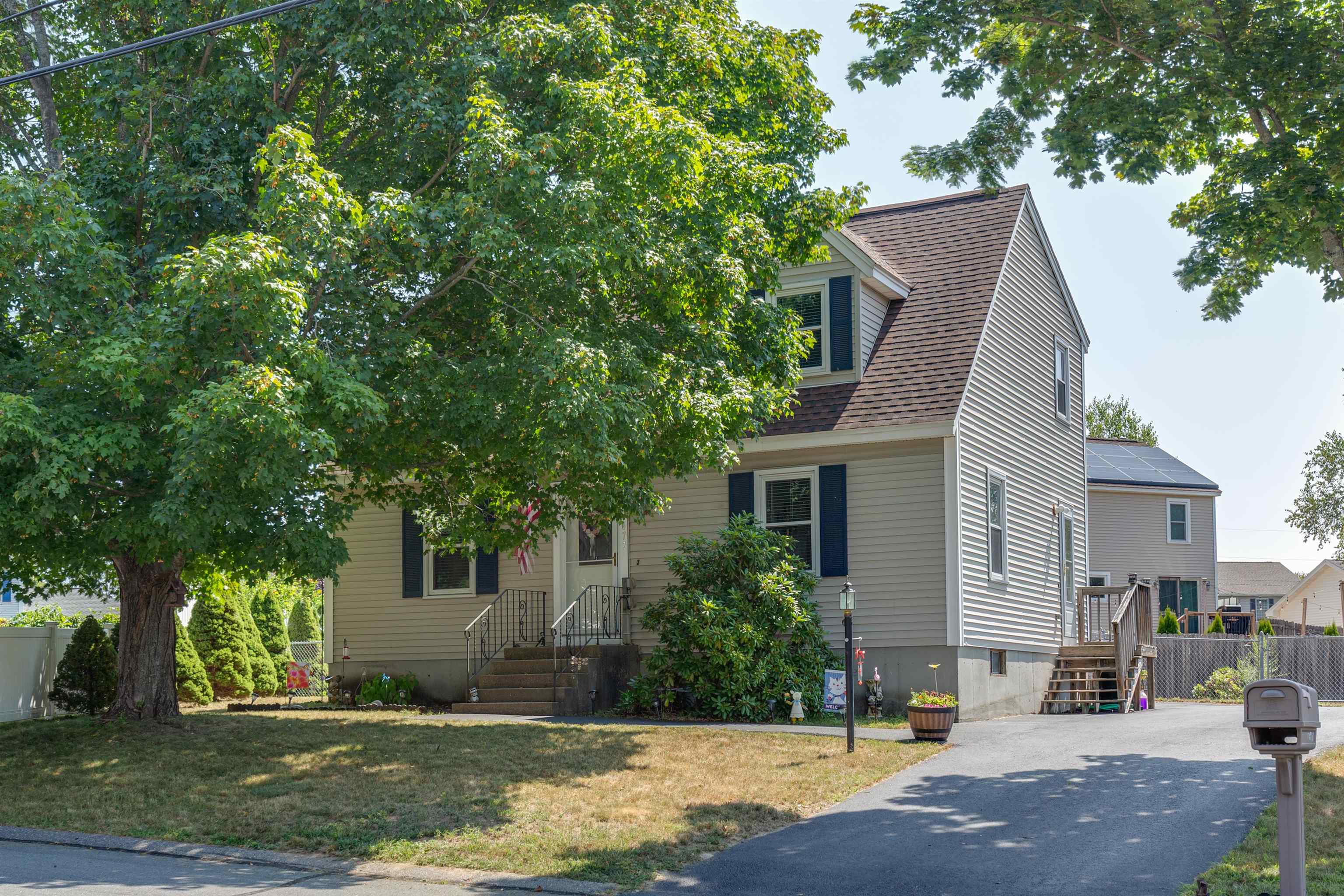 Manchester, New Hampshire 03109, United States, 3 Bedrooms Bedrooms, ,2 BathroomsBathrooms,Residential,Active,190425