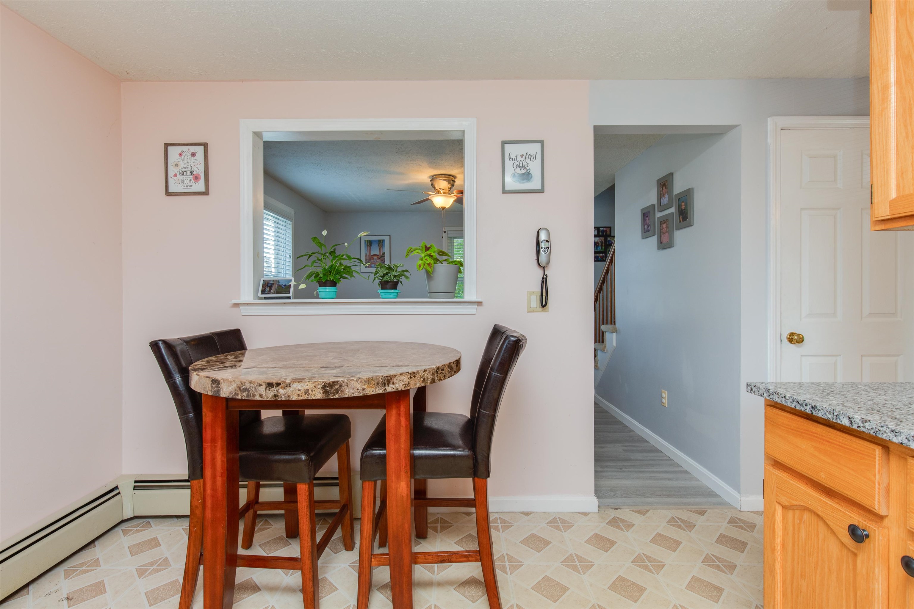 Manchester, New Hampshire 03109, United States, 3 Bedrooms Bedrooms, ,2 BathroomsBathrooms,Residential,Active,190425