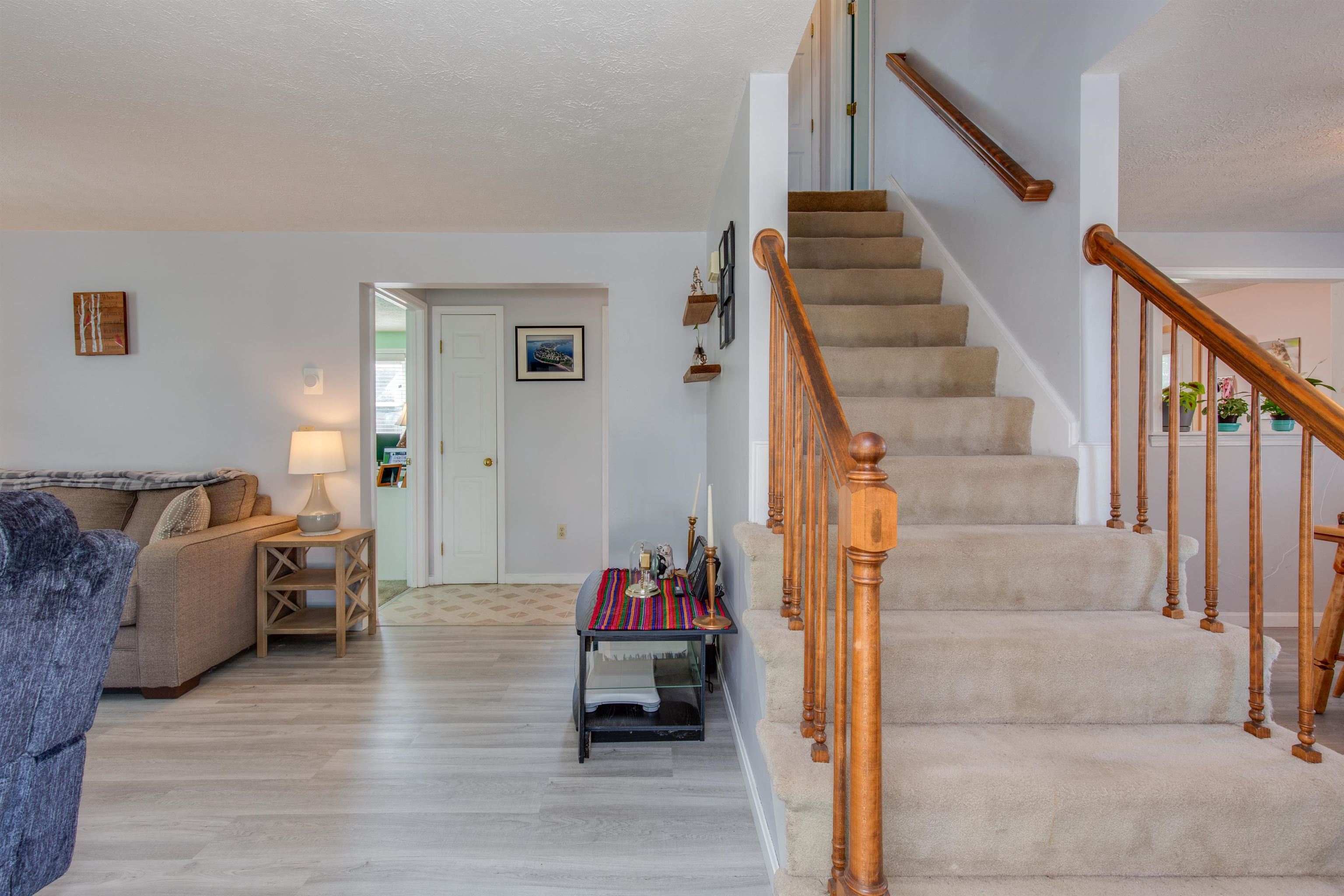 Manchester, New Hampshire 03109, United States, 3 Bedrooms Bedrooms, ,2 BathroomsBathrooms,Residential,Active,190425